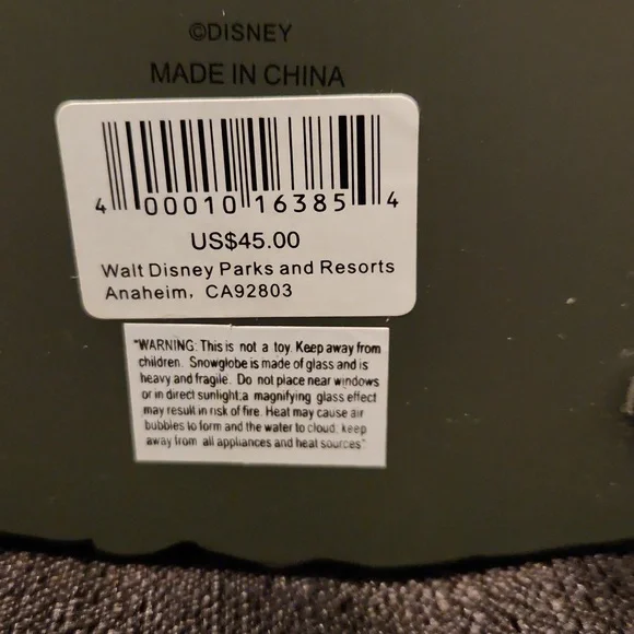 WALT DISNEY PIRATES ☠️ OF THE CARIBBEAN SNOW GLOBE. SKELETON SHIP WHEEL GLITTER - Picture 9 of 10